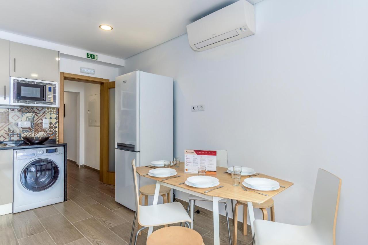 Flh House With Terrace Vakantiehuis